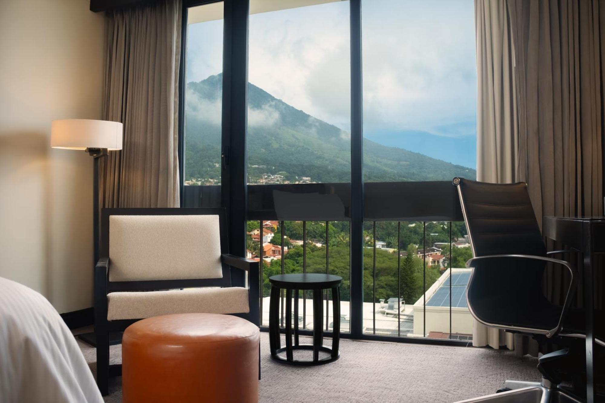 Hotel Hilton San Salvador Esterno foto
