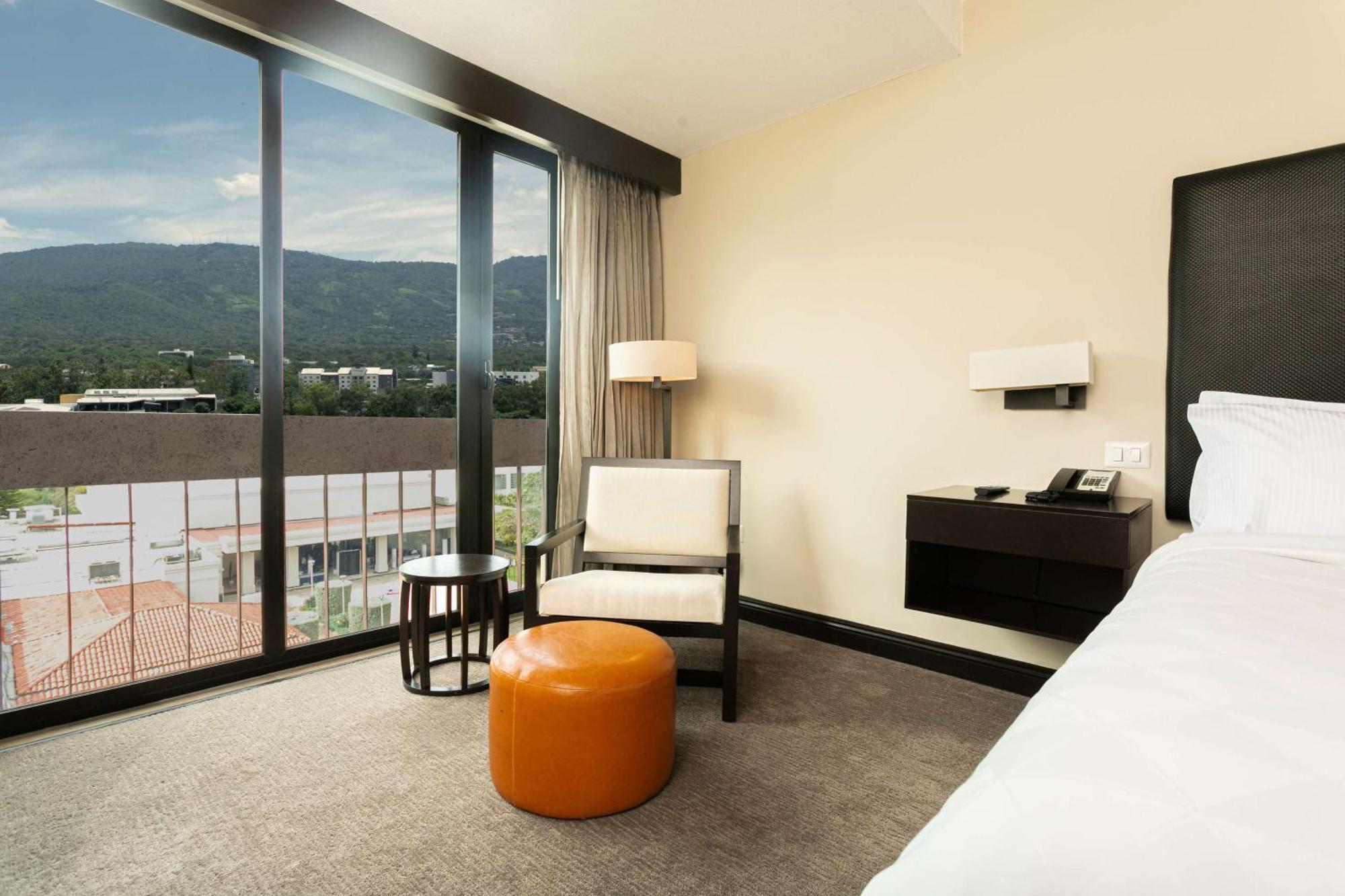 Hotel Hilton San Salvador Esterno foto